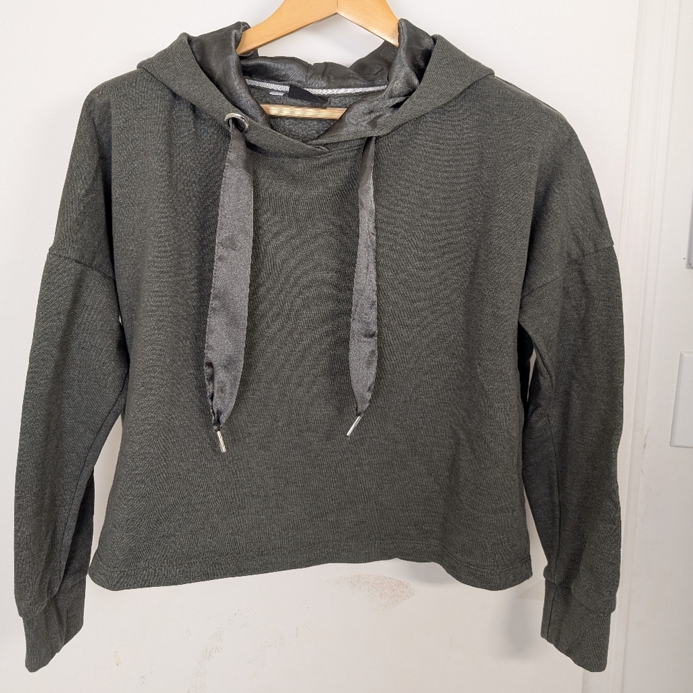 ONLY FOREST GREEN HOODIE SIZE MEDIUM